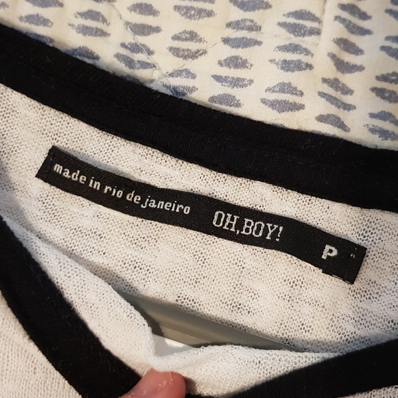 Black and white crop top lobster detail - Picture 2 of 2